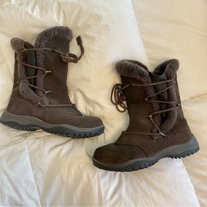 Brown Baffin Snow Boots With Shearling Details